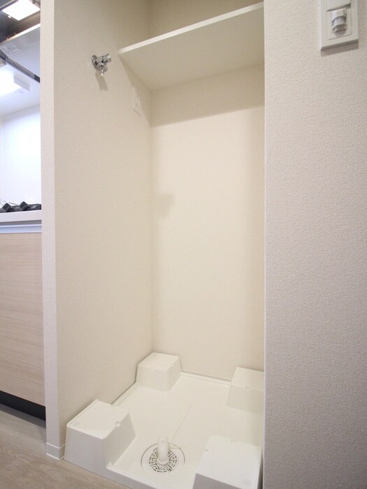 物件内観写真16　(洗濯機置場)