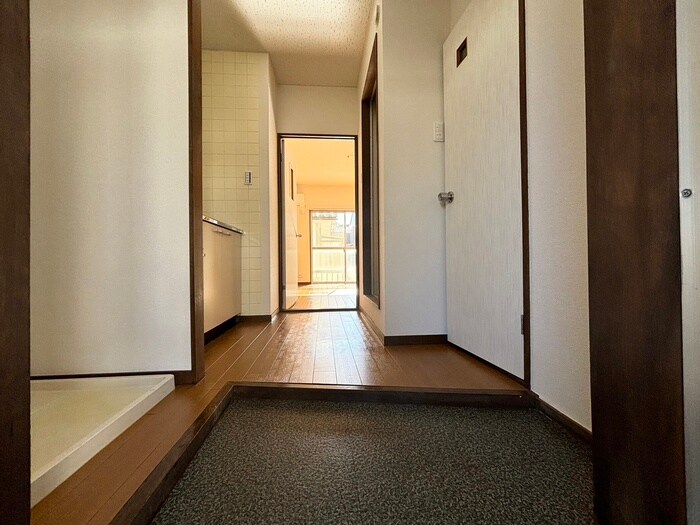 物件内観写真12　(廊下)