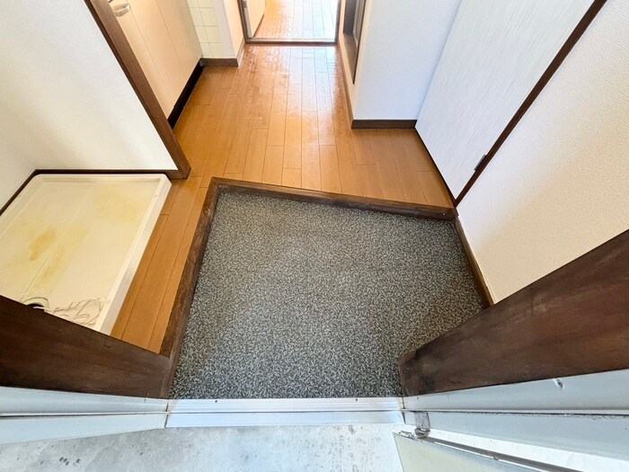 物件内観写真15　(玄関)