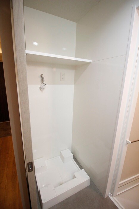 物件内観写真14　(洗濯機置場)