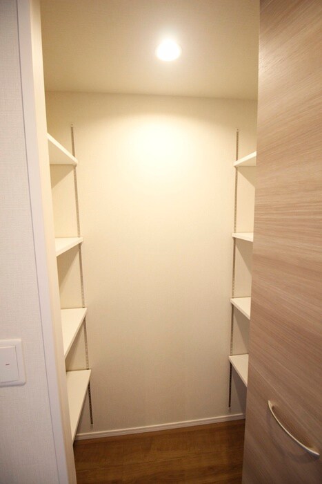 物件内観写真22　(収納)