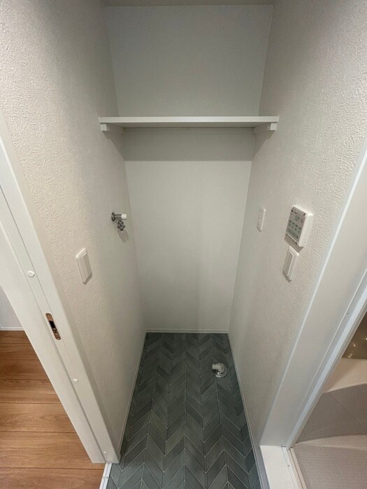 物件内観写真14　(洗濯機置場)