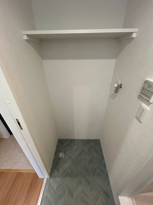 物件内観写真15　(洗濯機置場)