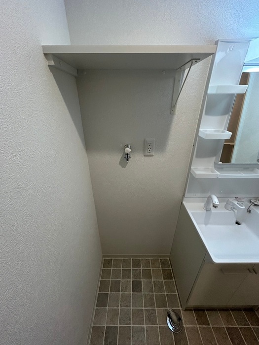 物件内観写真12　(洗濯機置場)