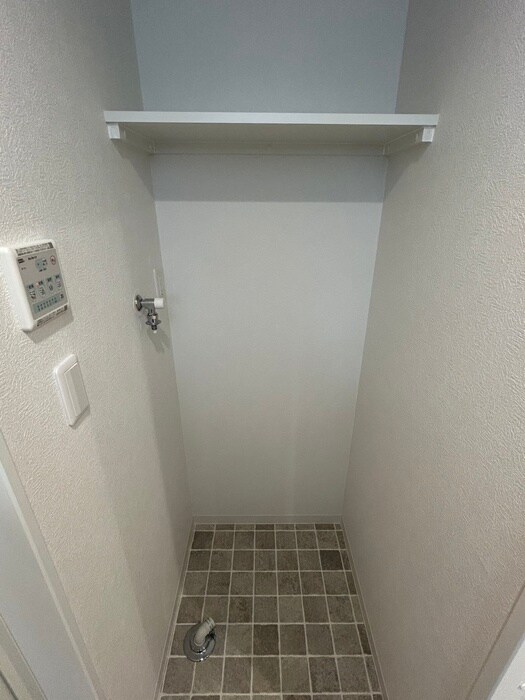 物件内観写真14　(洗濯機置場)