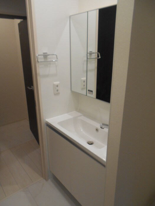 物件内観写真11　(洗面)