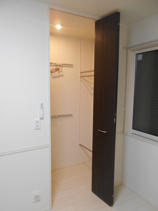 物件内観写真12　(収納)