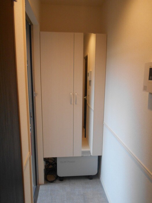 物件内観写真14　(玄関)