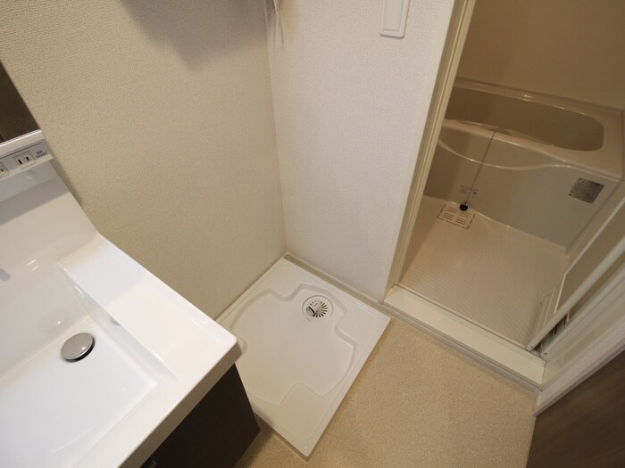 物件内観写真13　(洗濯機置場)