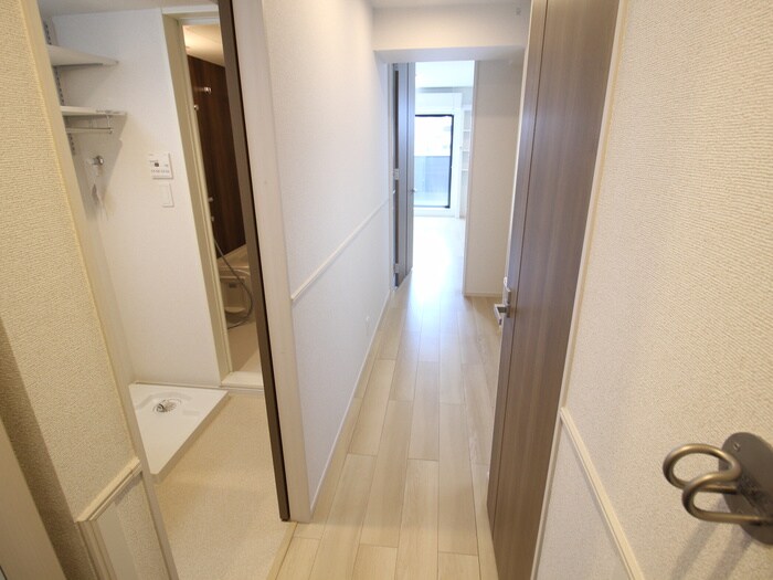 物件内観写真18　(廊下)