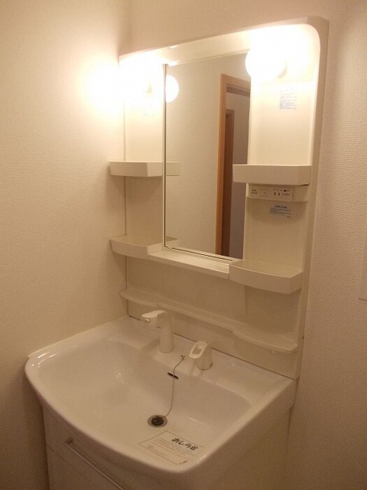 物件内観写真9　(洗面)