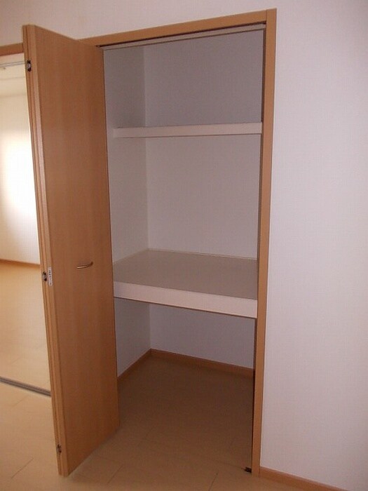 物件内観写真13　(収納)