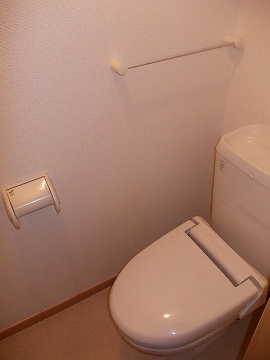 物件内観写真14　(トイレ)