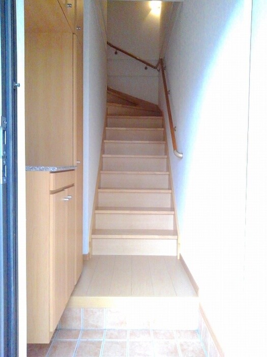 物件内観写真16　(玄関)