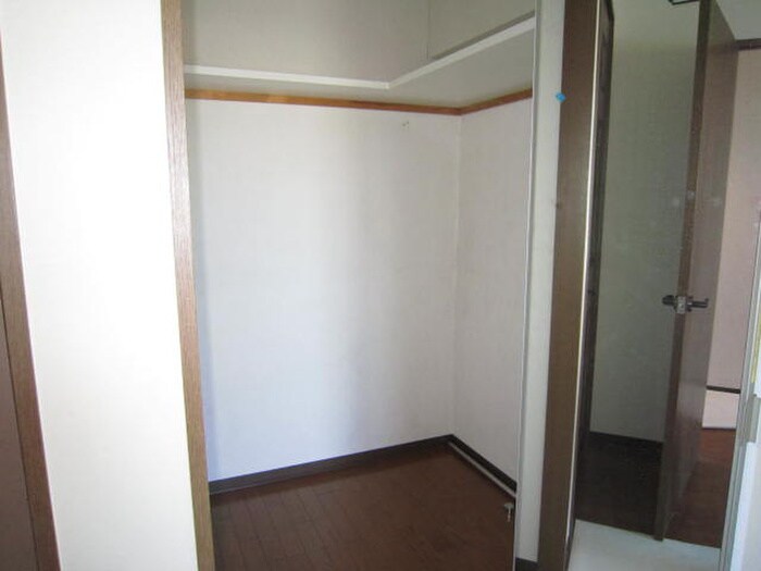 物件内観写真11　(収納)