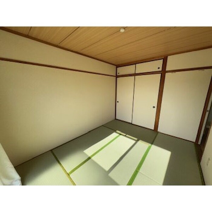 物件内観写真3　(居室)