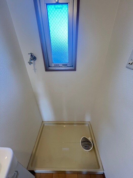 物件内観写真13　(洗濯機置場)