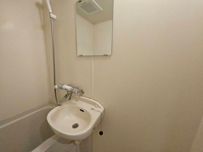 物件内観写真11　(洗面)