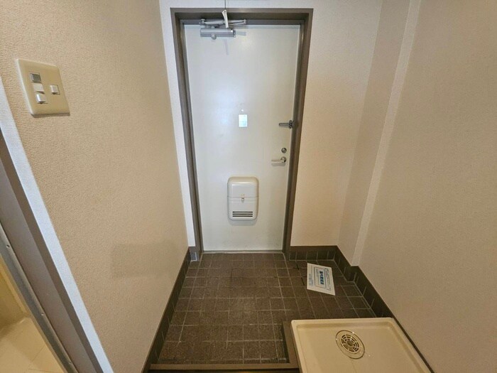 物件内観写真19　(玄関)