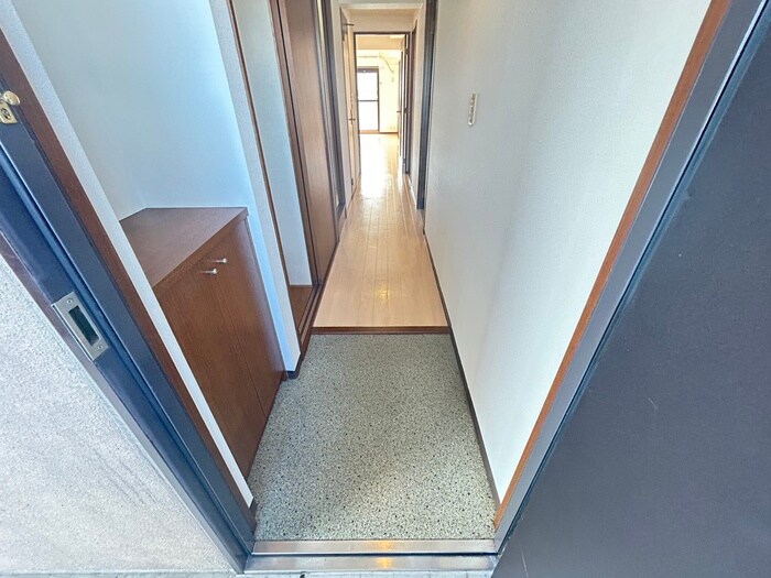 物件内観写真14　(玄関)