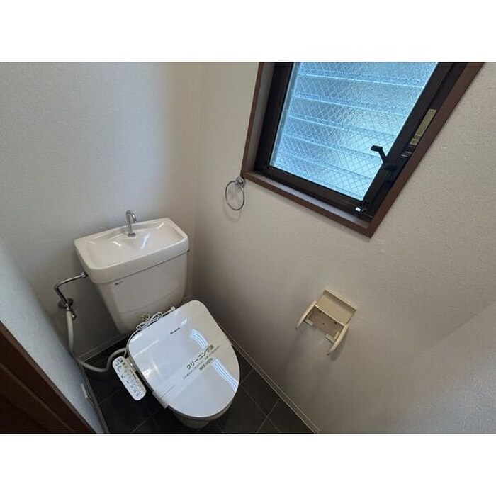 物件内観写真8　(トイレ)