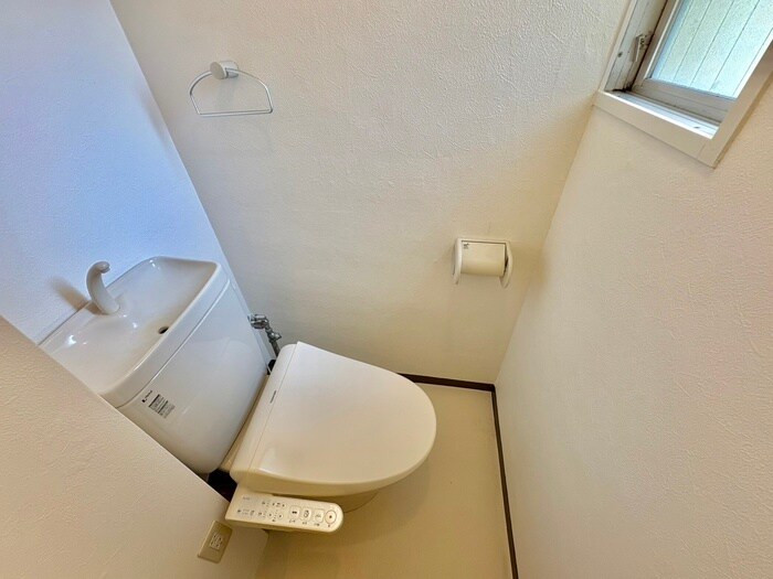 物件内観写真12　(トイレ)