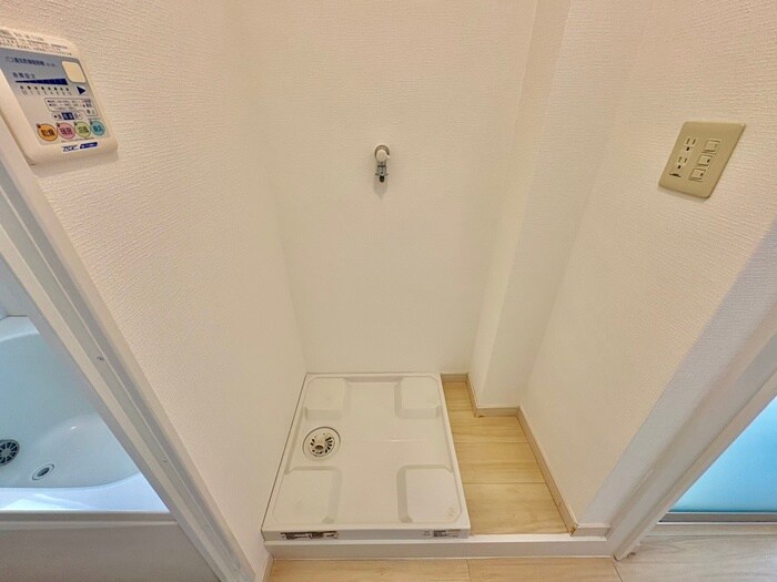 物件内観写真13　(洗濯機置場)