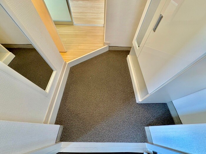 物件内観写真17　(玄関)