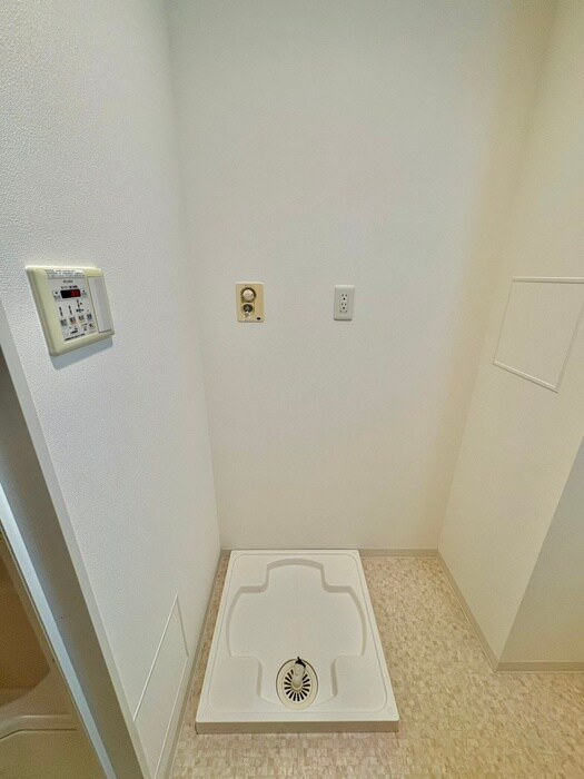 物件内観写真13　(洗濯機置場)