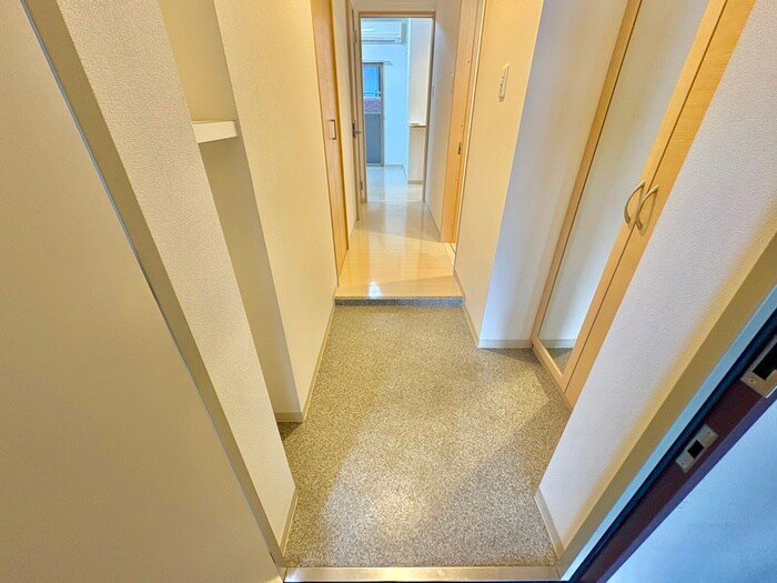 物件内観写真17　(玄関)