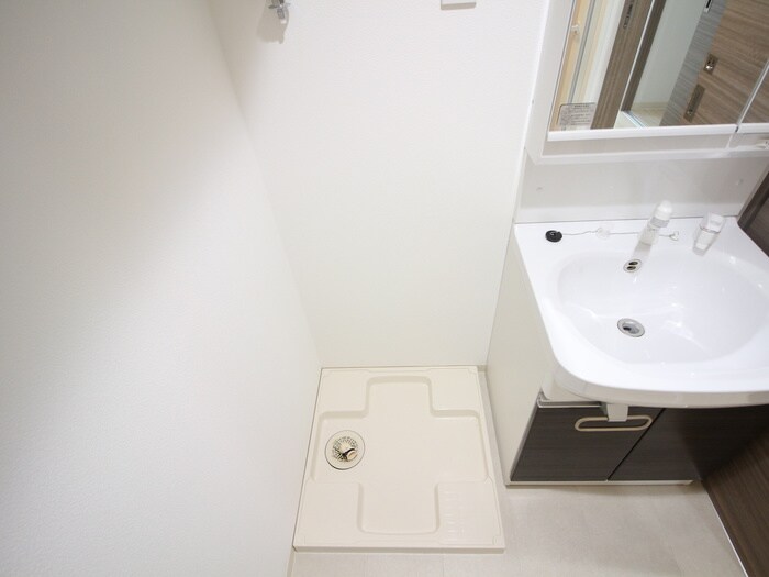 物件内観写真14　(洗濯機置場)