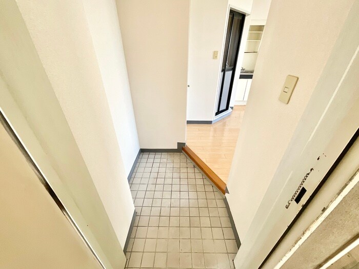 物件内観写真14　(玄関)