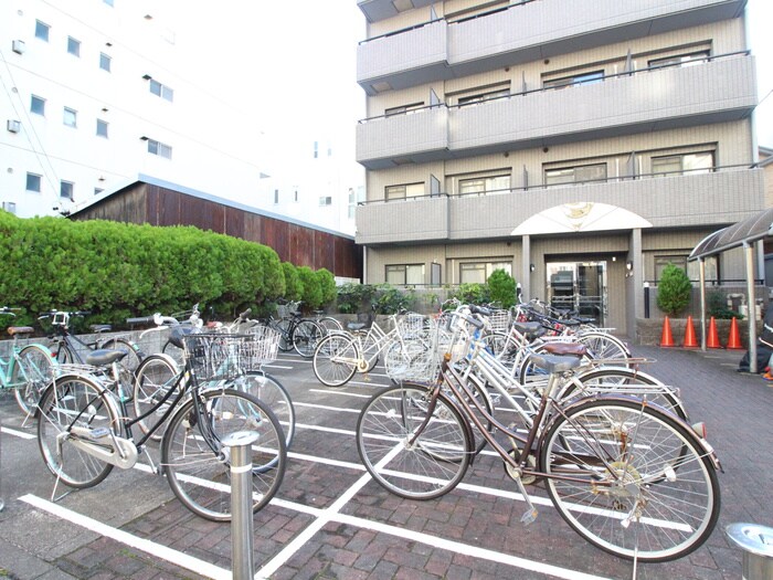 物件外観写真5　(駐輪場)