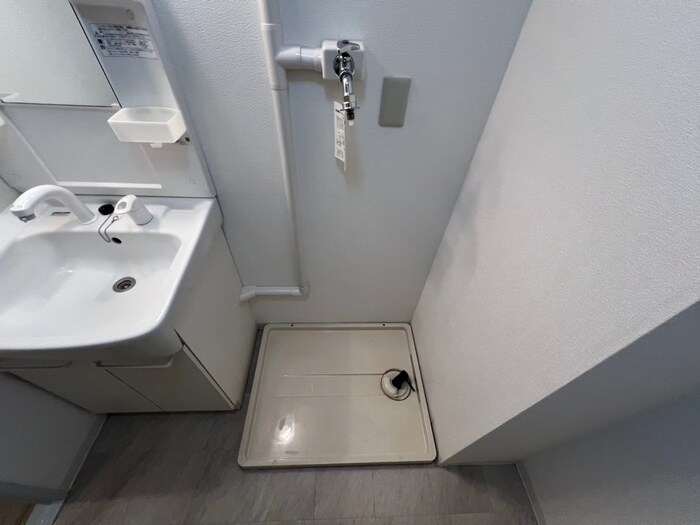 物件内観写真14　(洗濯機置場)