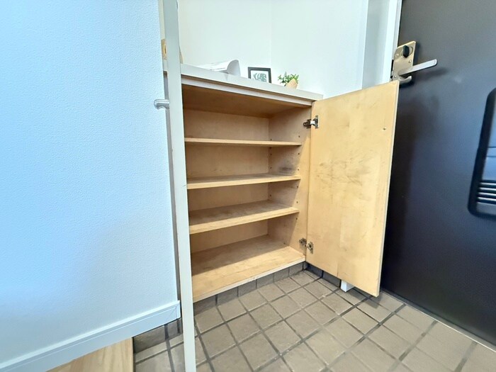 物件内観写真15　(靴箱)