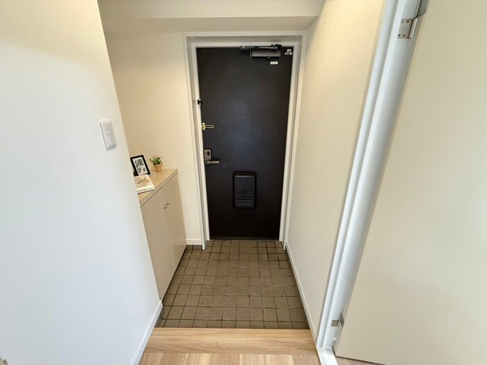 物件内観写真16　(玄関)