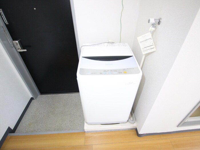 物件内観写真12　(洗濯機置場)