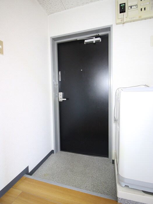物件内観写真17　(玄関)