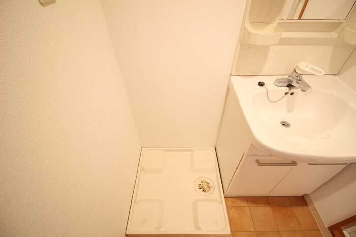 物件内観写真14　(洗濯機置場)