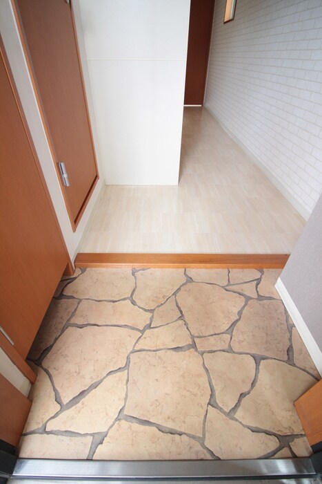 物件内観写真18　(玄関)