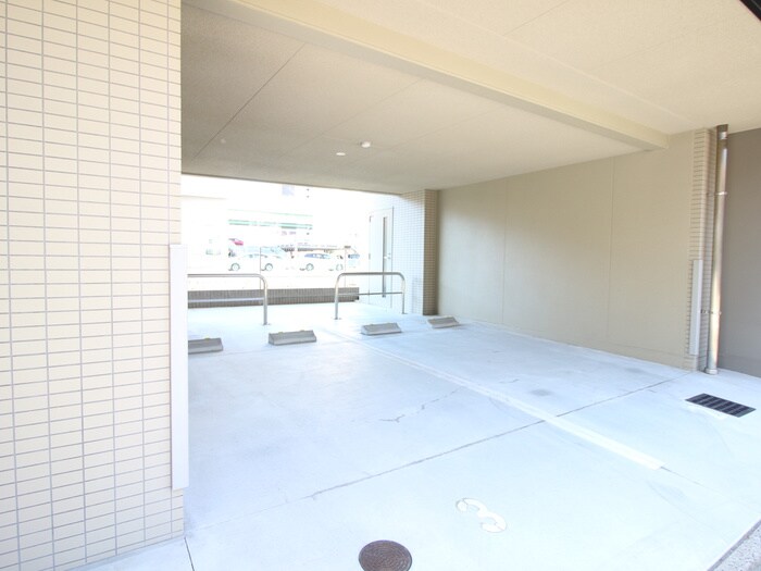 物件外観写真4　(駐車場)