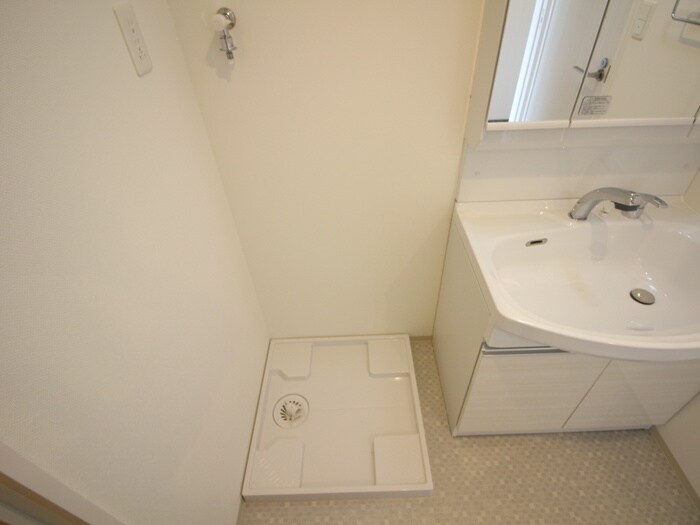 物件内観写真13　(洗濯機置場)