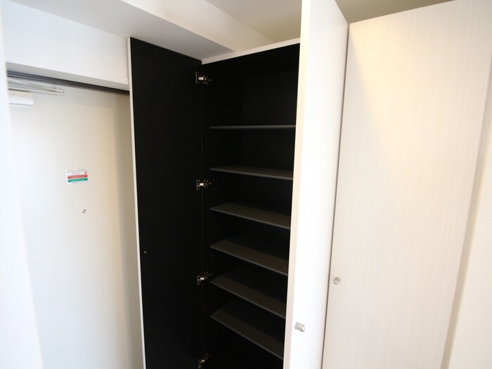 物件内観写真18　(靴箱)