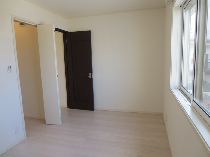 物件内観写真13　(居室)