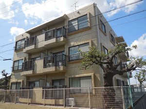 ロイヤルハイツ日和外観写真