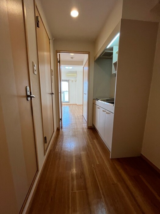 物件内観写真12　(廊下)