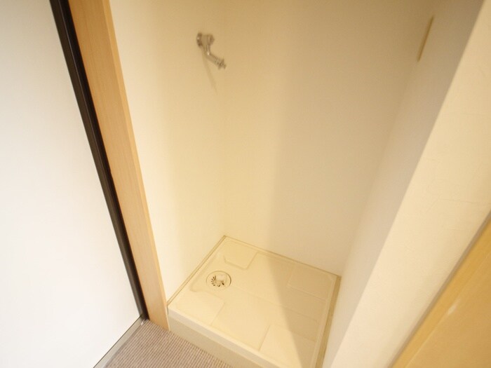 物件内観写真16　(洗濯機置場)