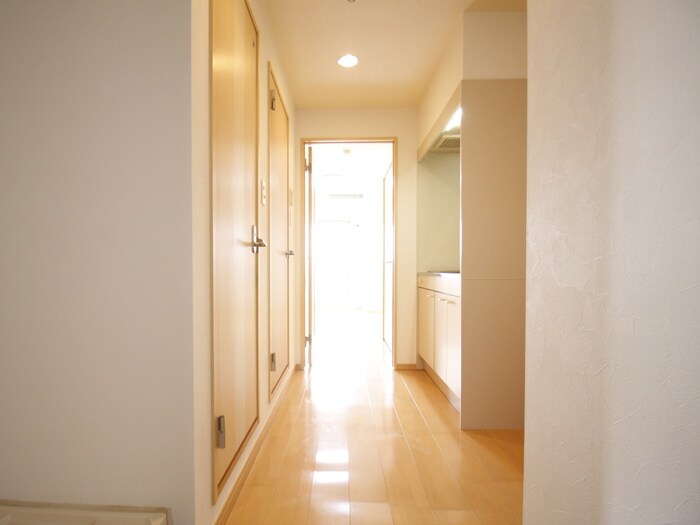 物件内観写真16　(廊下)