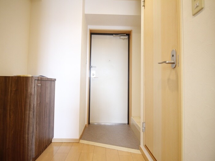 物件内観写真18　(玄関)