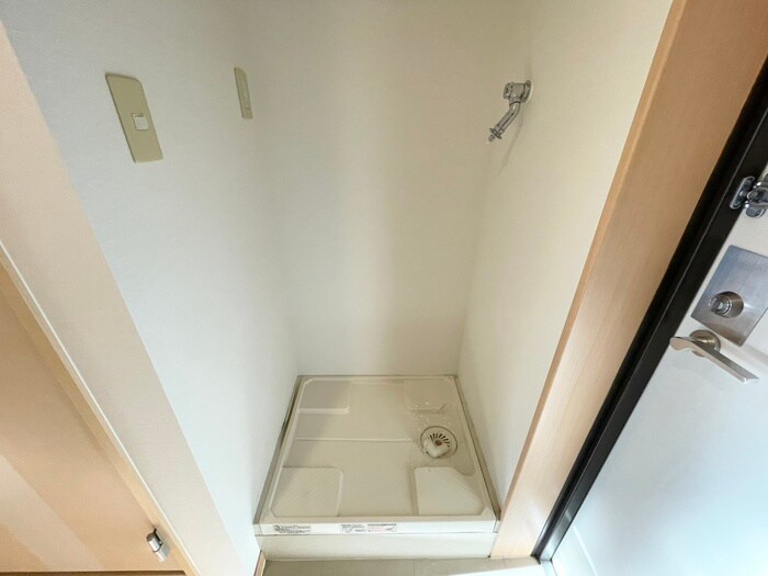 物件内観写真18　(洗濯機置場)